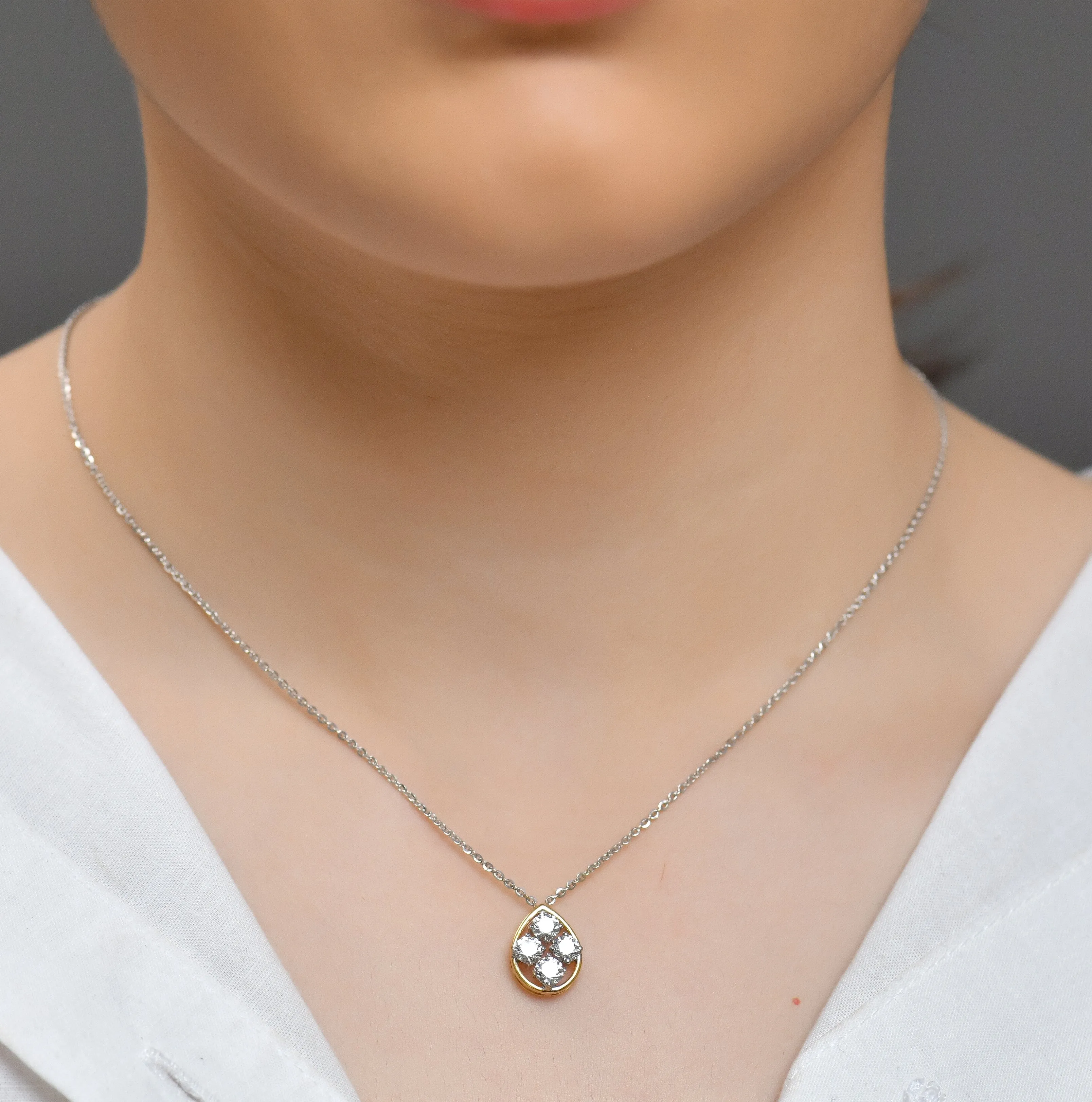 0.84 TW Diamond Pendant