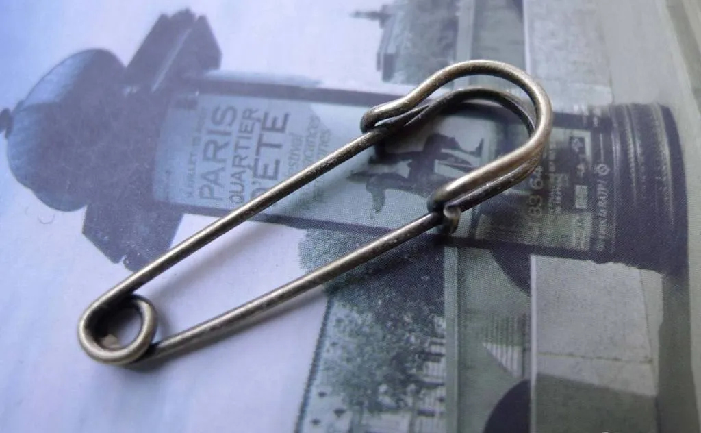 10 pcs Antique Bronze Kilt Safety Pins Brooch  A7642