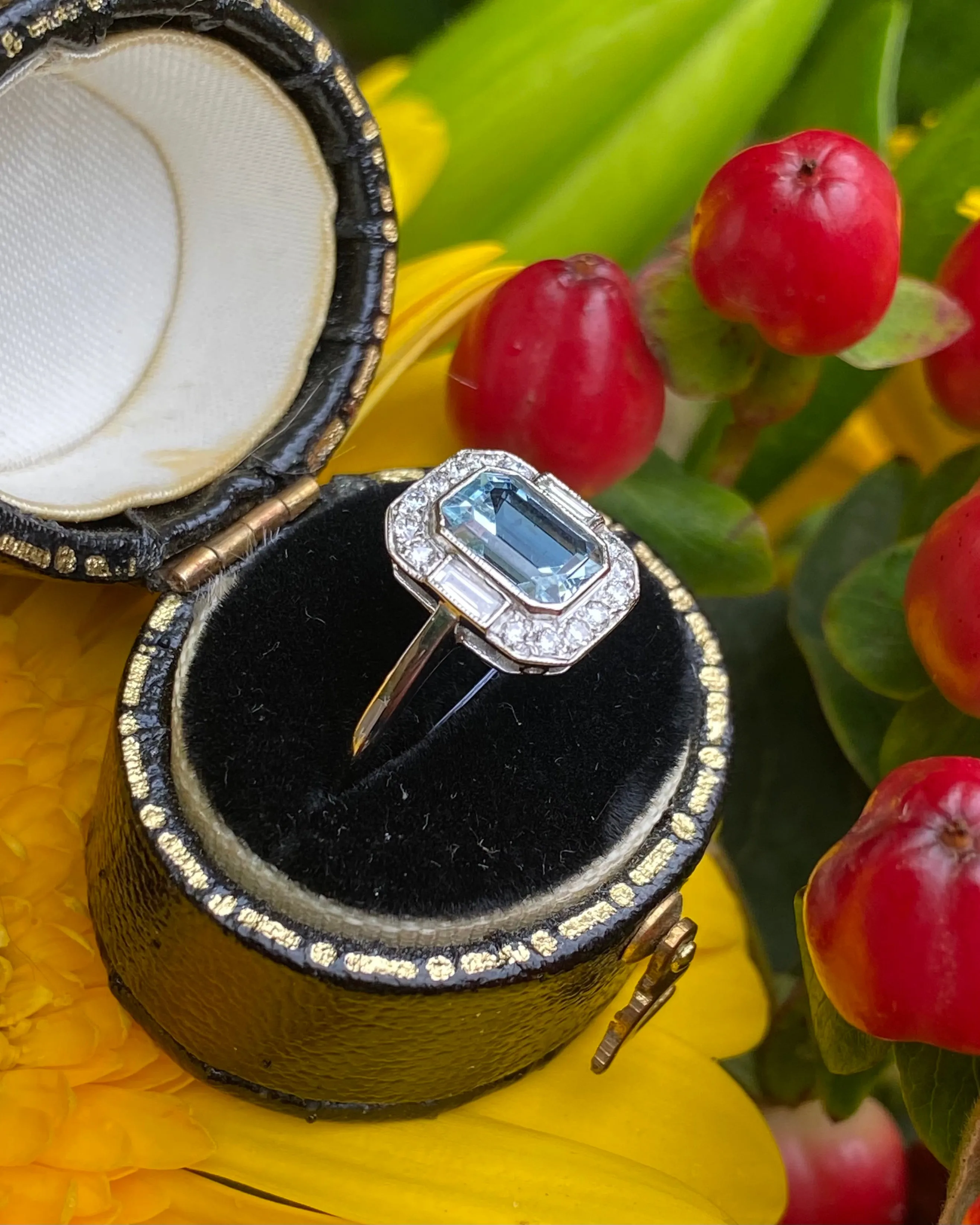 Art Deco Aquamarine and Diamond Ring Platinum 0.25ct   0.90ct