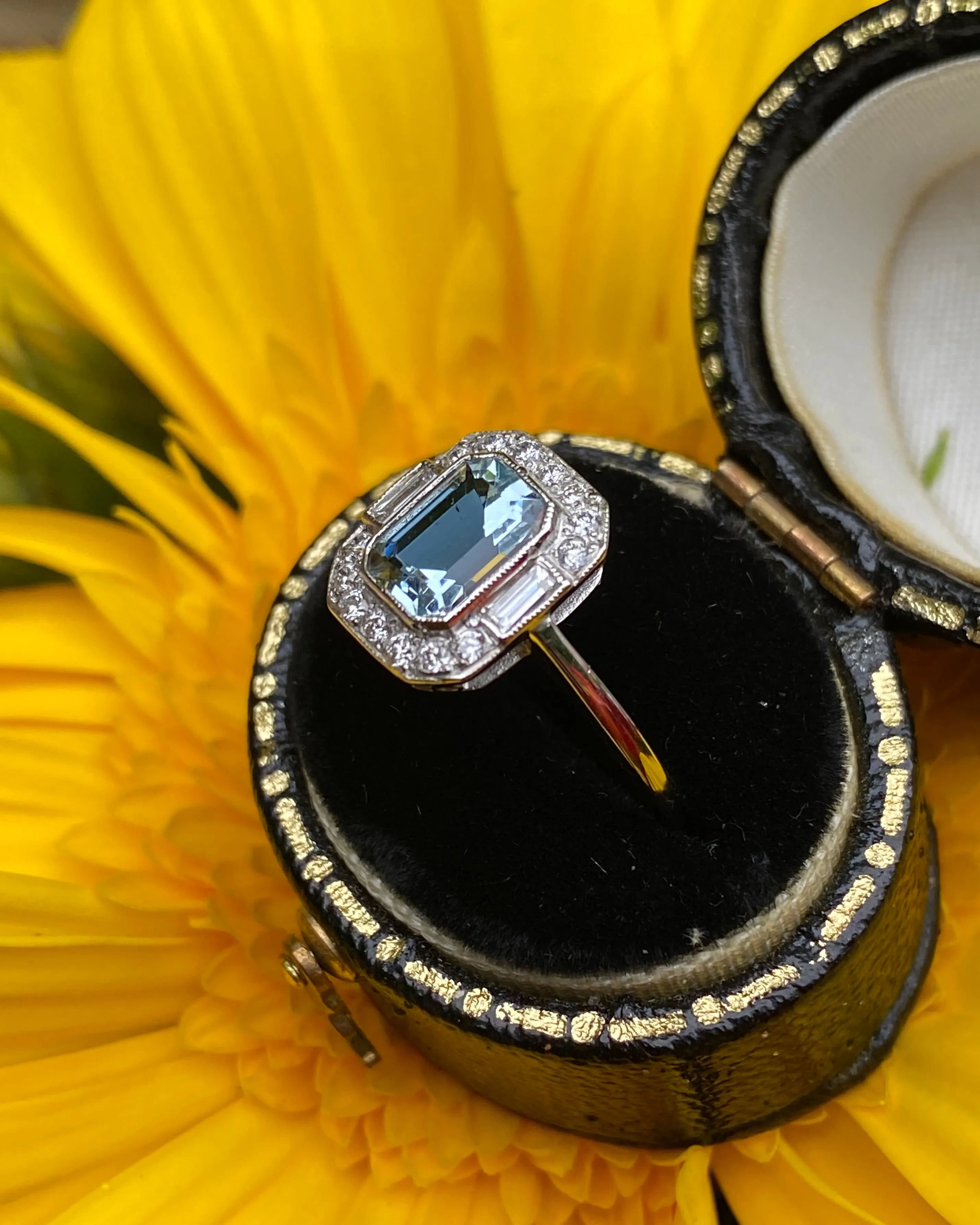 Art Deco Aquamarine and Diamond Ring Platinum 0.25ct   0.90ct