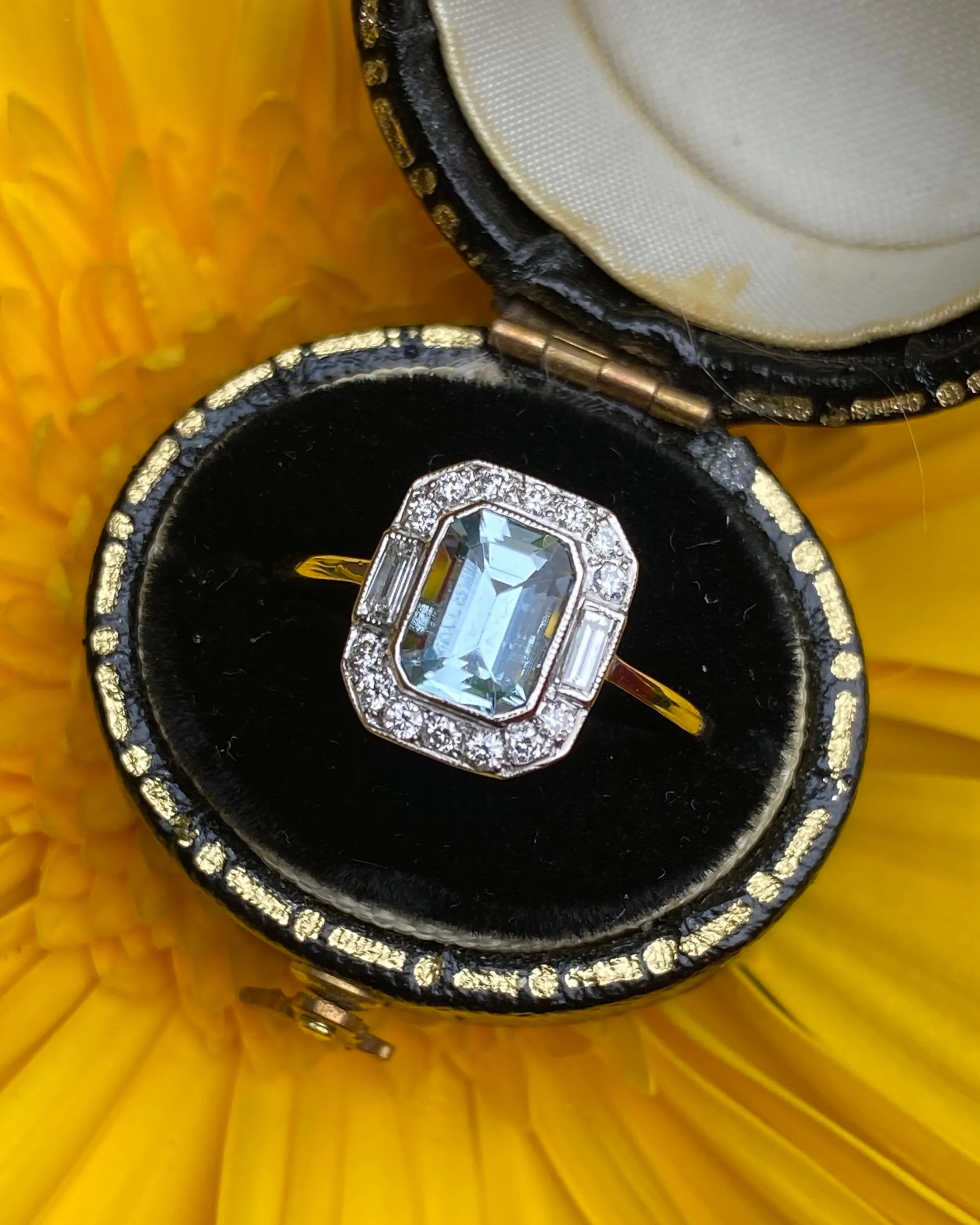 Art Deco Aquamarine and Diamond Ring Platinum 0.25ct   0.90ct