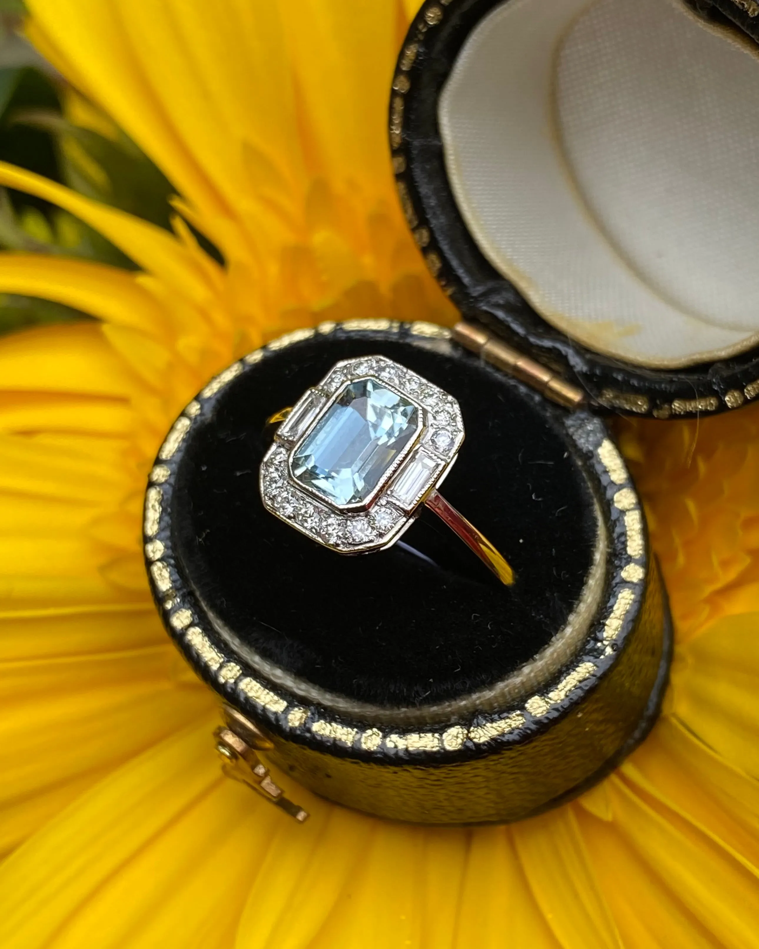 Art Deco Aquamarine and Diamond Ring Platinum 0.25ct   0.90ct