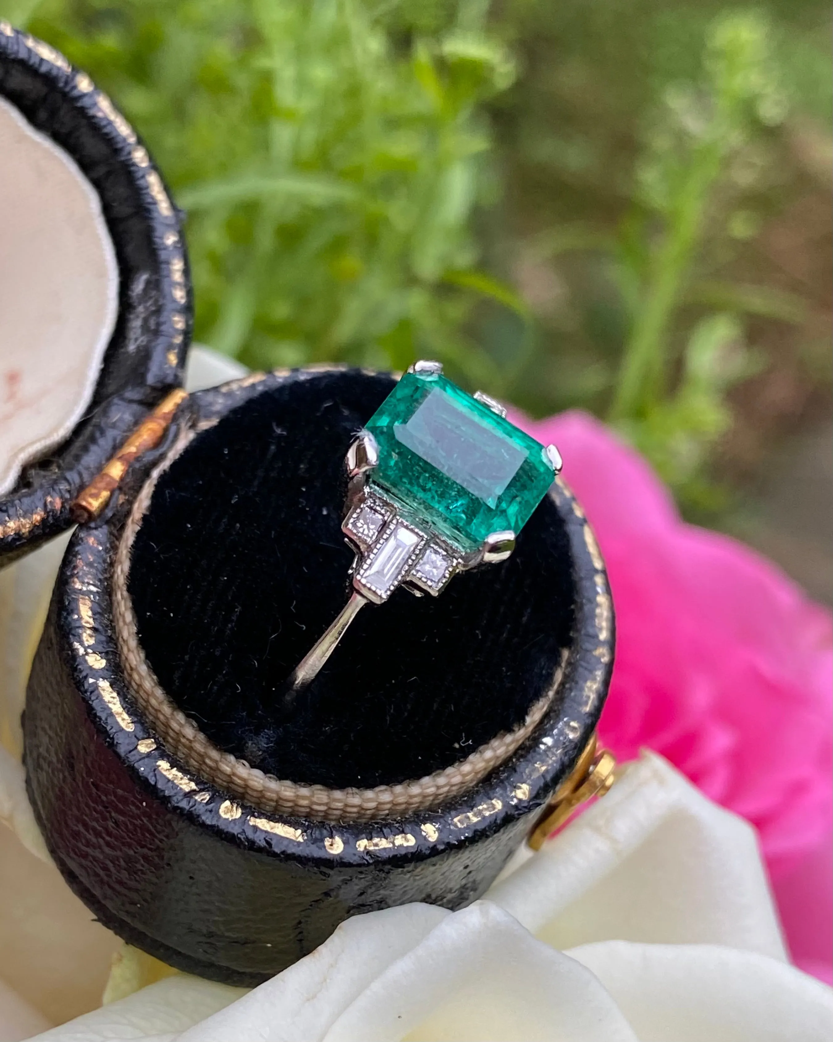 Art Deco Emerald and Diamond Platinum Ring 0.20ct   1.40ct
