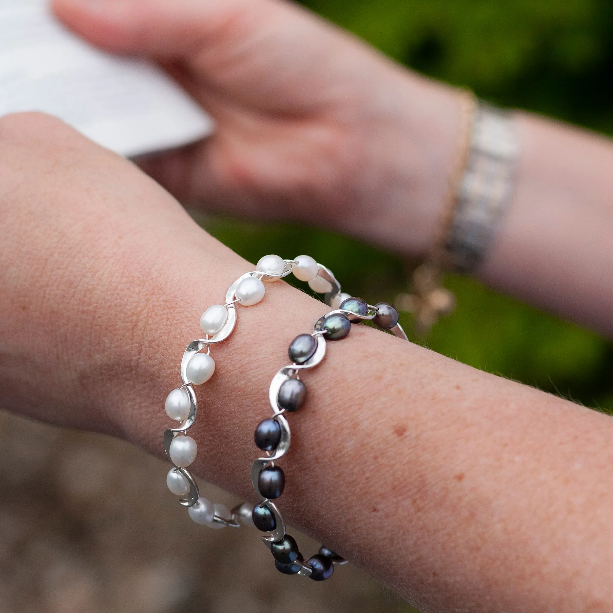 Black FW Pearl Ruffle Bracelet