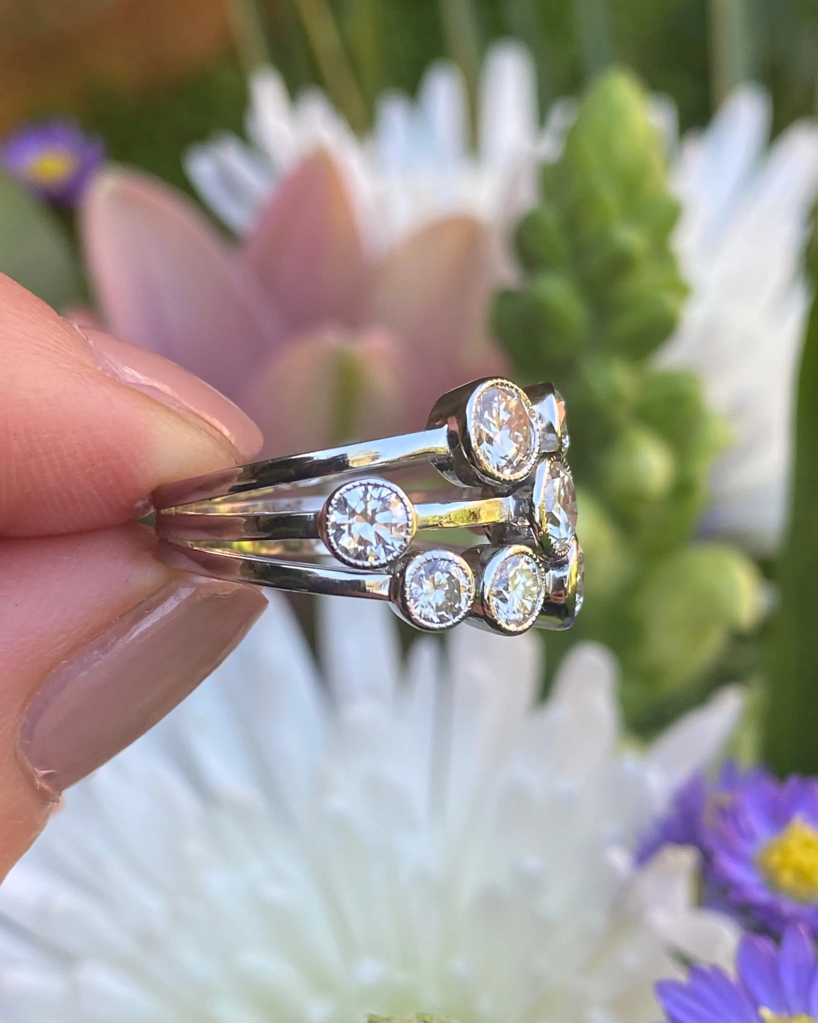Contemporary Style Diamond Platinum Dress Ring 2.80ct
