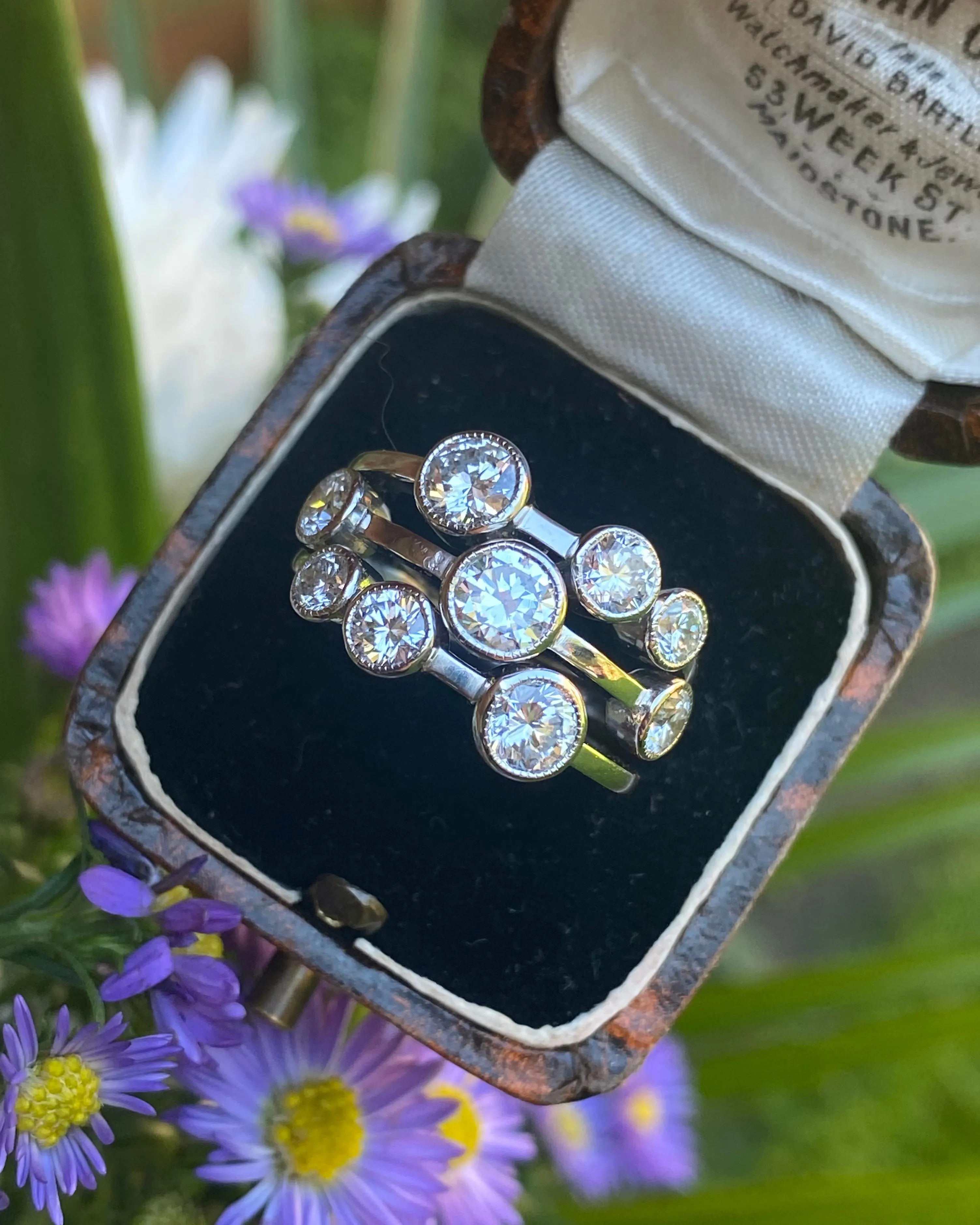 Contemporary Style Diamond Platinum Dress Ring 2.80ct