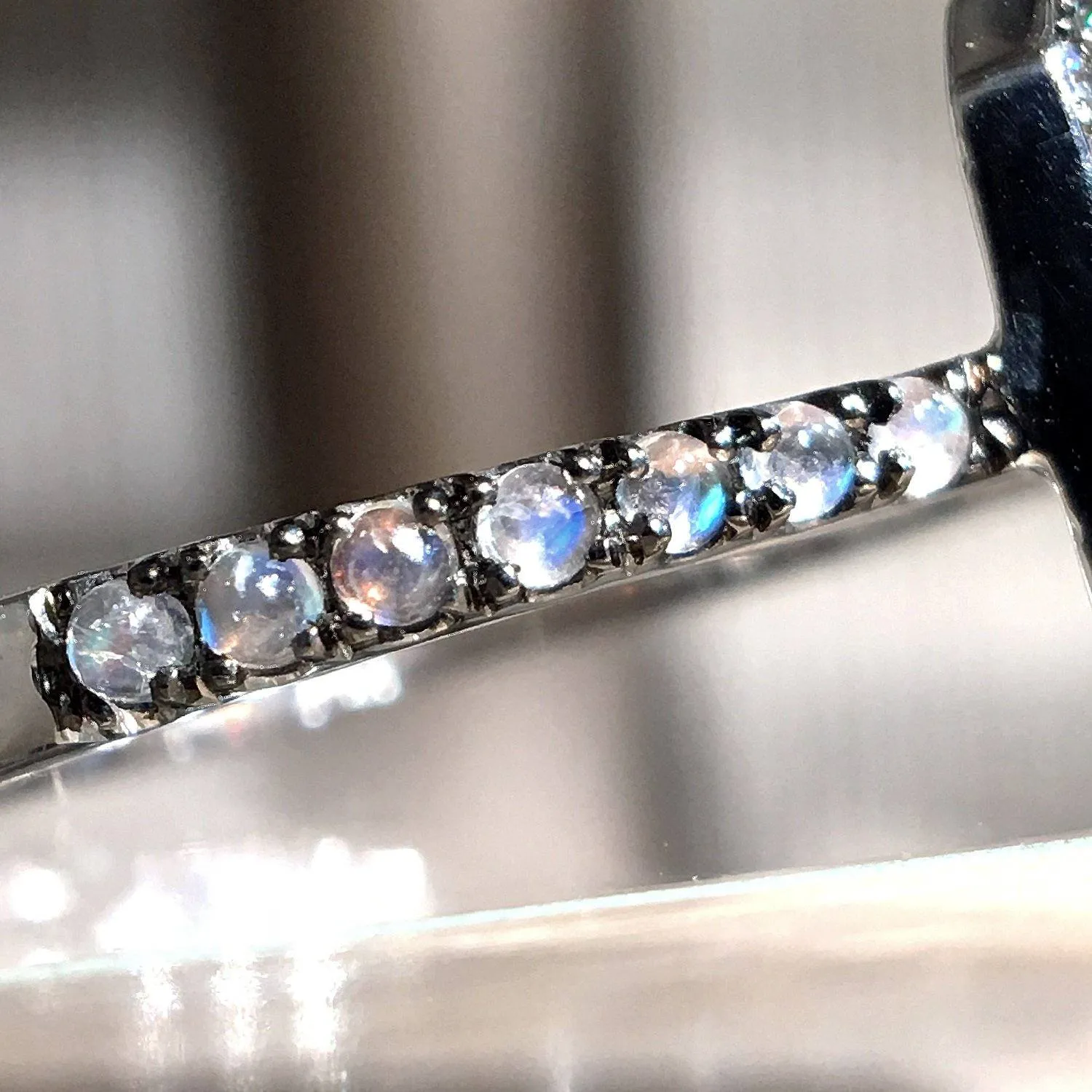 Joke Quick Faceted Rainbow Moonstone White Diamond Twilight Ring
