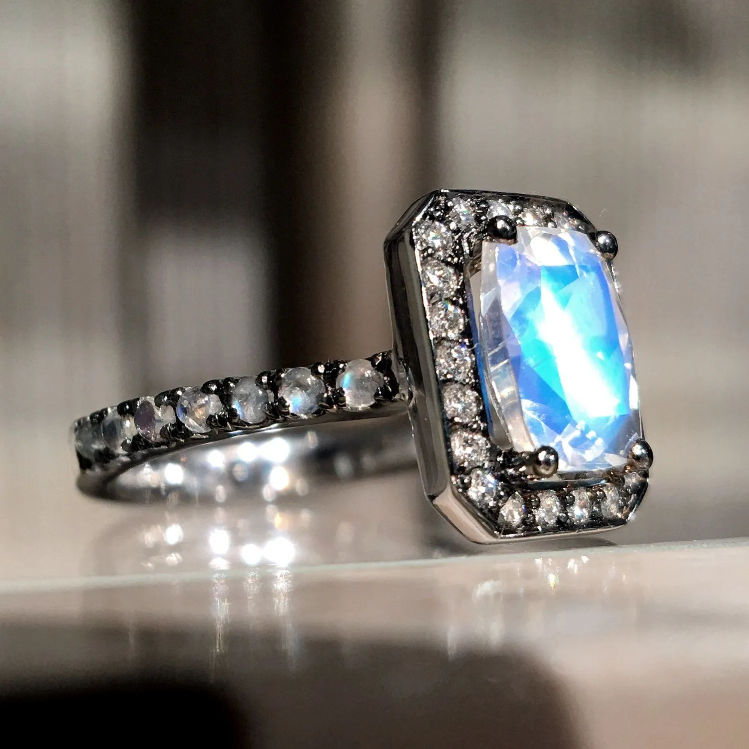 Joke Quick Faceted Rainbow Moonstone White Diamond Twilight Ring